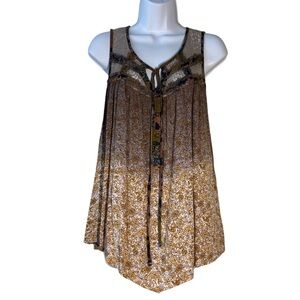 Gimmicks by BKE Floral Lace Cut-Out Blouse